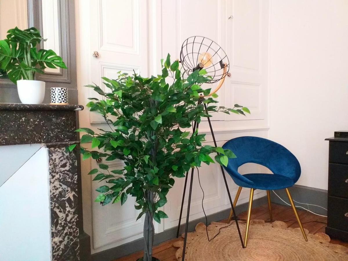 בורז'ה L' An 4 De La Liberte- Appartement Centre-Ville Au Calme מראה חיצוני תמונה